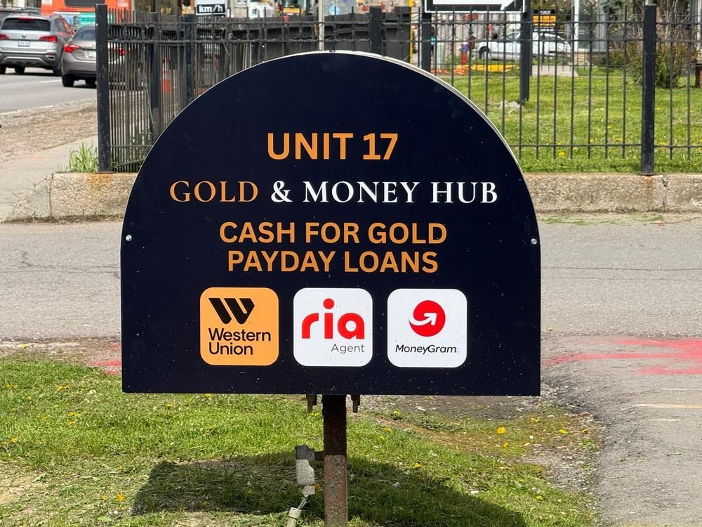 Gold & Money Hub Unit 17 ground sign by the street on Hurontario St, Mississauga