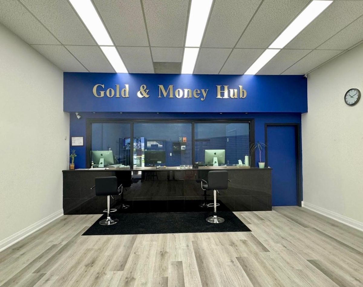Inside Gold & Money Hub, the customer service counter at our Mississauga store
